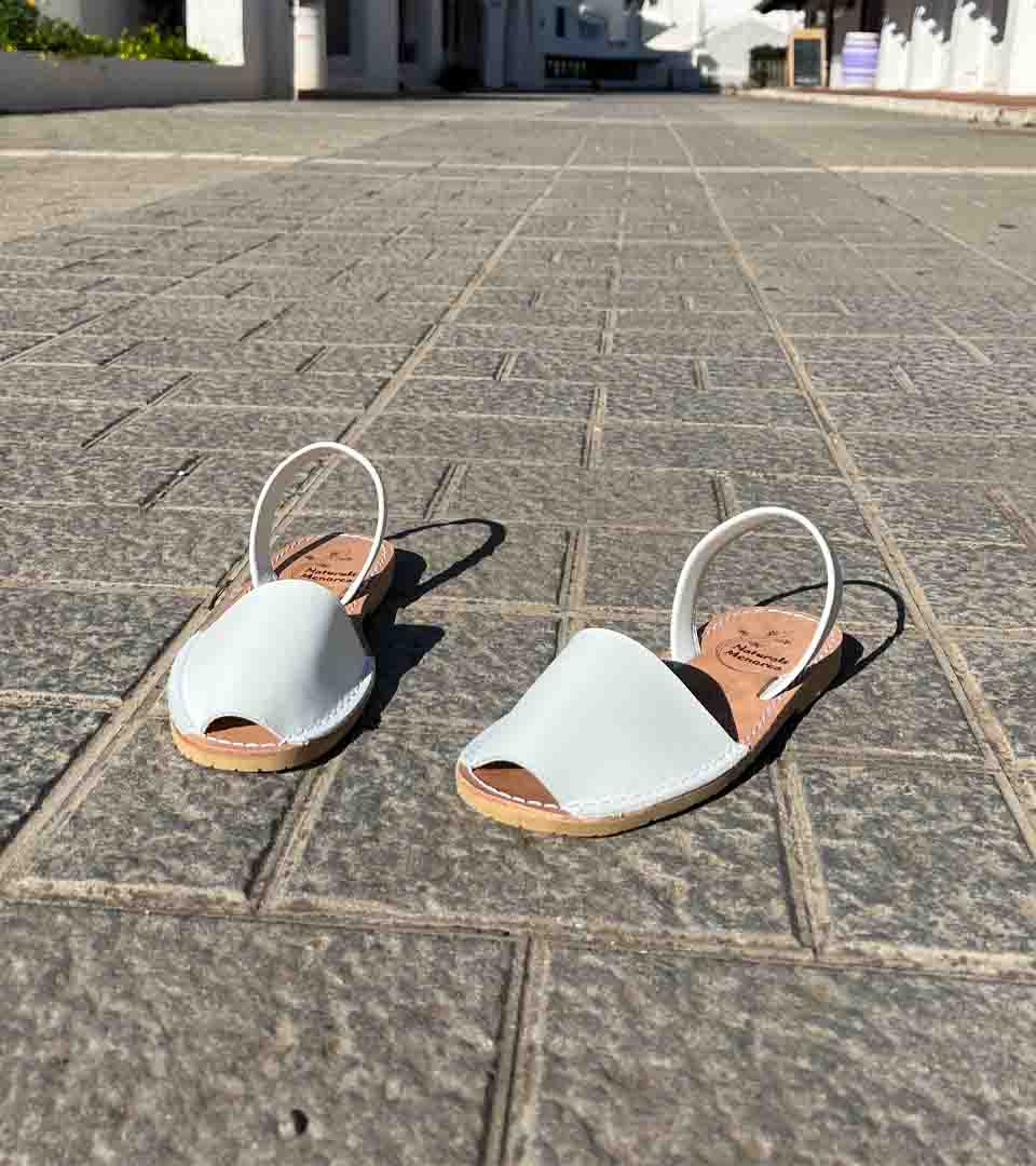 What sandals to take on a trip?
